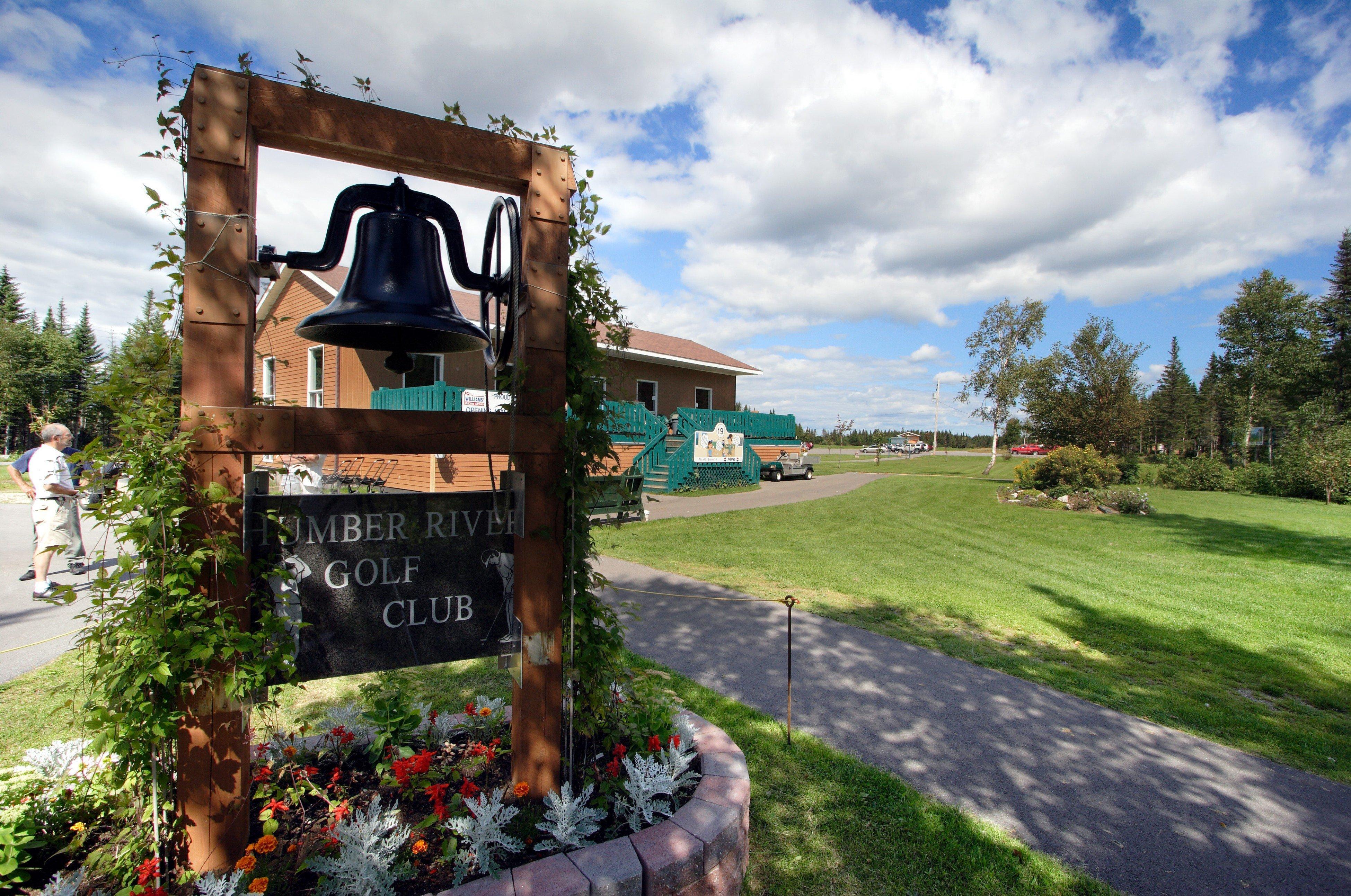 Holiday Inn Express Deer Lake By Ihg Exterior foto